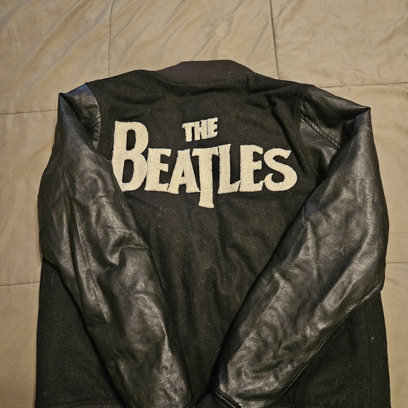 The Beatles Black Bomber Jacket with Green Logo - Picture 4 of 5